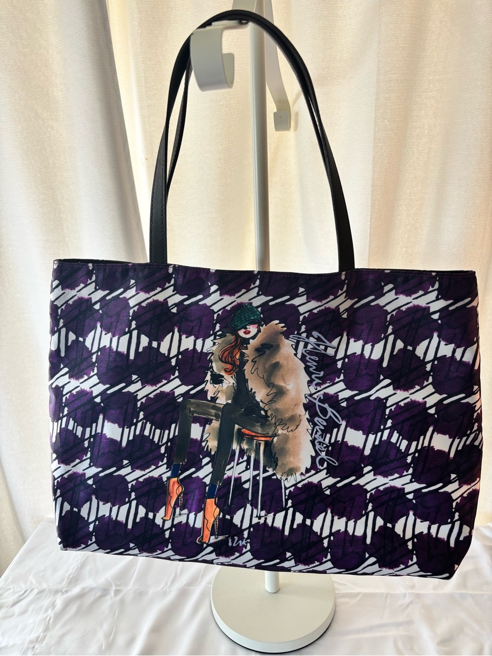 Henri Bendel Collector’s  discontinued reversible tote-offers welcome!